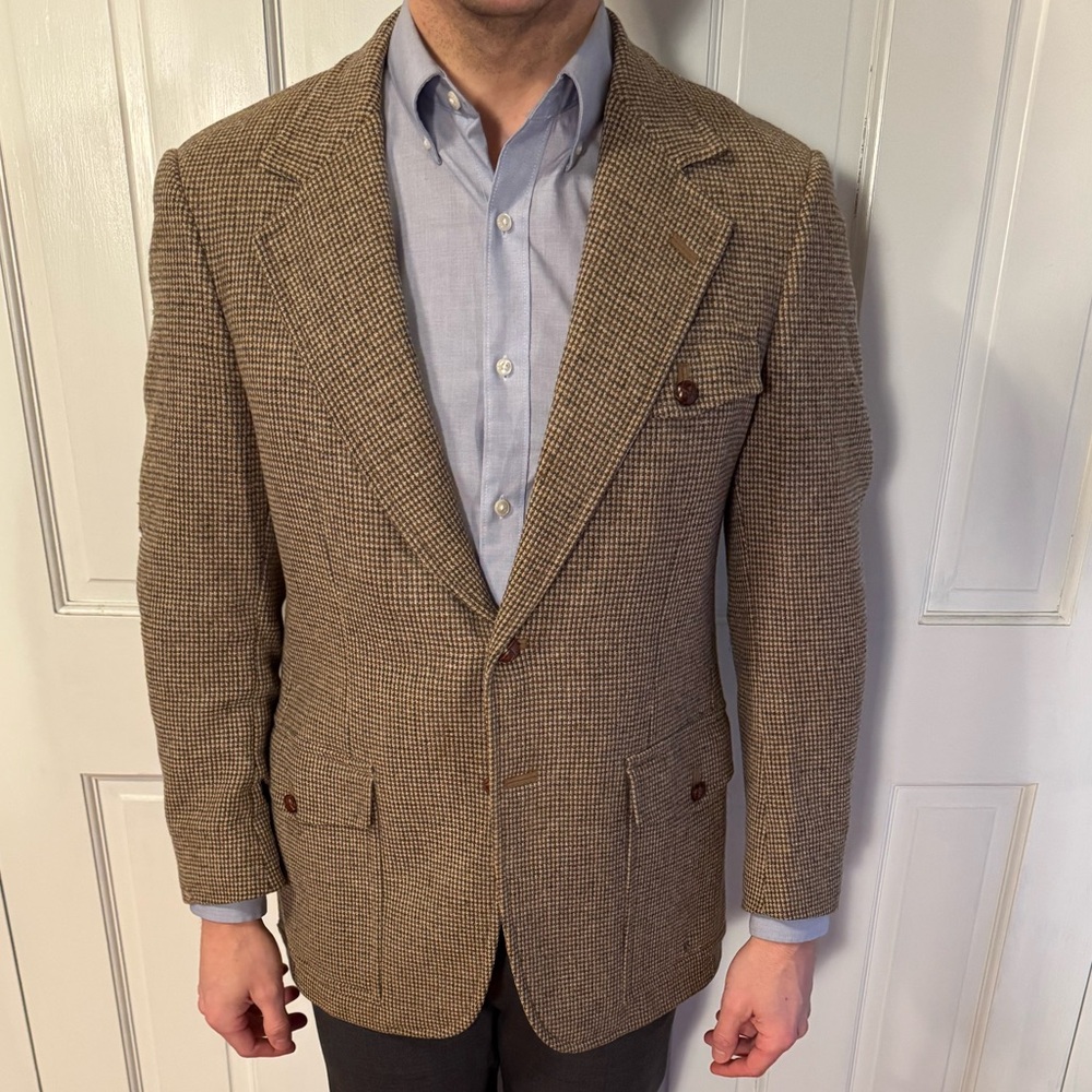 Brown Patterned Blazer With Button-Down Pockets - image 2